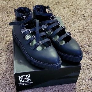 Gothy Mary Janes 🩷🦇